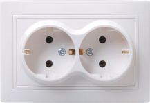 Розетка 2-м СП Кварта РС12-3-КБ 16А IP20 с заземл. без защ. шторок бел. IEK ERK24-K01-16-DM Розетка 2-м СП Кварта РС12-3-КБ 16А IP20 с заземл. без защ. шторок бел. IEK ERK24-K01-16-DM